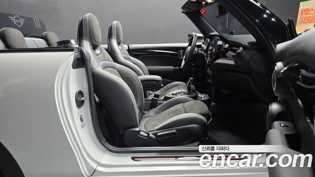 Mini Cooper S Convertible 2024 — Photo 4/30