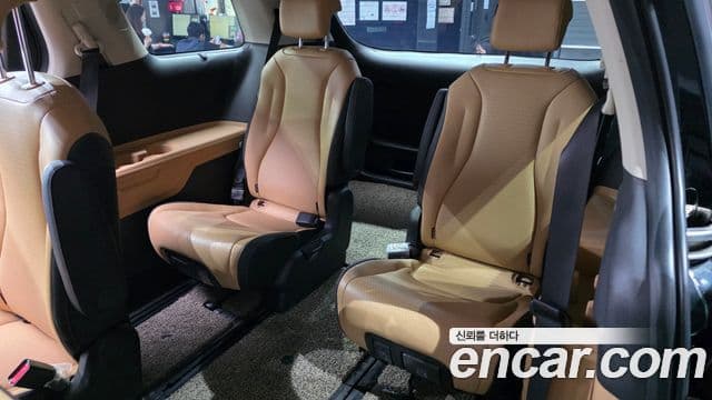 Kia Carnival 2022 — Şəkil 11/20