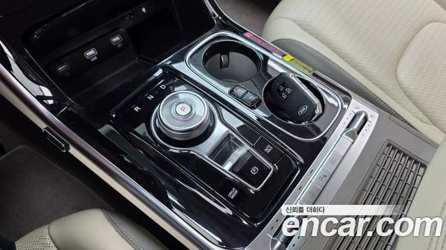 Kia Carnival 2021 — ფოტო 9/20