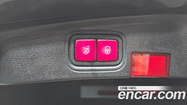 Mercedes-Benz C-Class 2020 — ფოტო 17/20