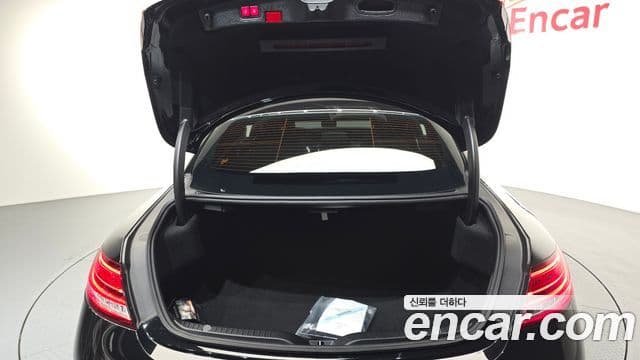 Mercedes-Benz C-Class 2020 — ფოტო 18/20