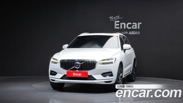 Volvo XC60 2021 — ფოტო 3/20