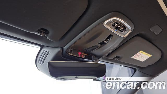 Volvo XC60 2021 — ფოტო 18/20