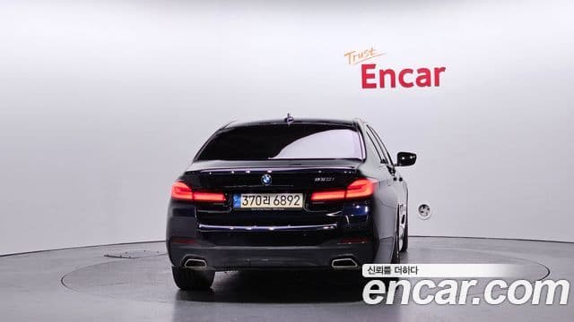 BMW 5 Series 2022 — Şəkil 3/20