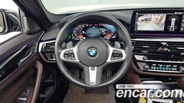 BMW 5 Series 2022 — Şəkil 12/20