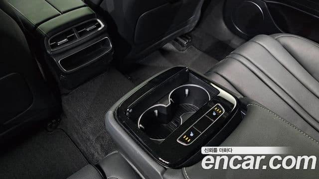 Genesis Electrified G80 2022 — ფოტო 17/20