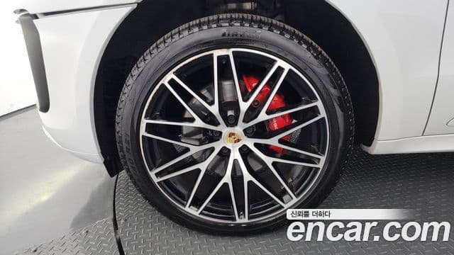 Porsche Macan 2022 — Şəkil 5/20