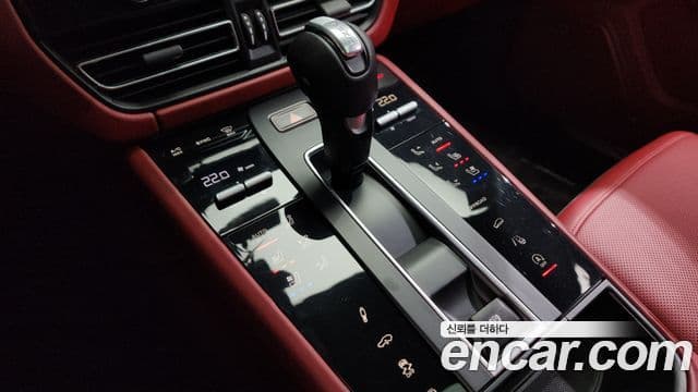 Porsche Macan 2022 — Şəkil 9/20