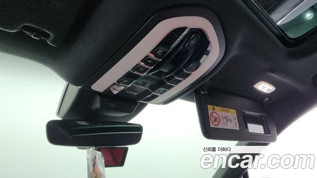 Porsche Macan 2022 — Şəkil 19/20