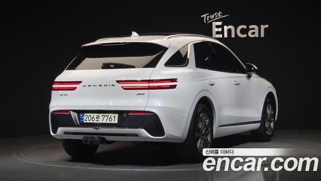 Genesis GV70 2021 — ფოტო 2/20