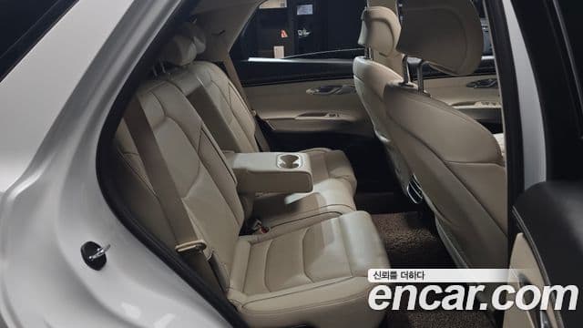 Genesis GV70 2021 — ფოტო 12/20