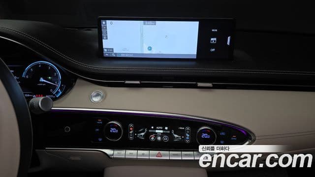 Genesis GV70 2021 — ფოტო 14/20