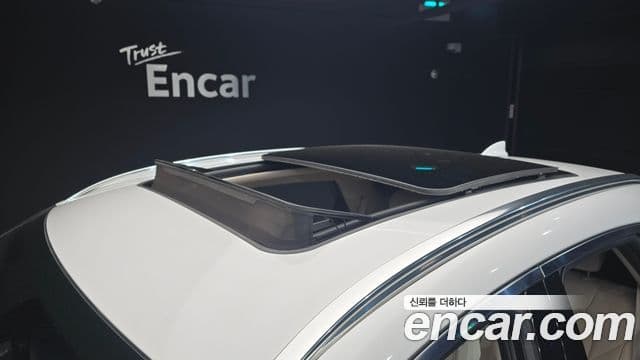 Genesis GV70 2021 — ფოტო 19/20