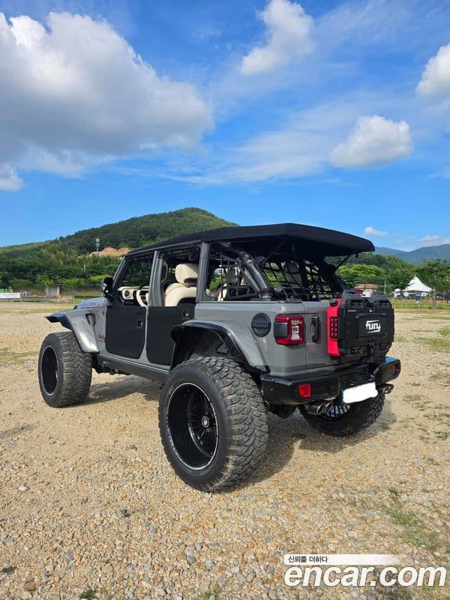 Jeep Wrangler 2021 — ფოტო 12/20