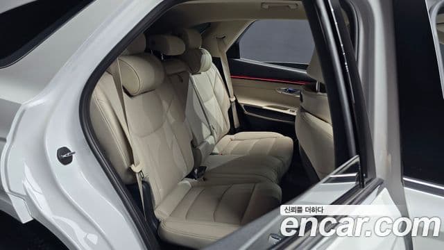 Genesis GV70 2025 — ფოტო 20/30