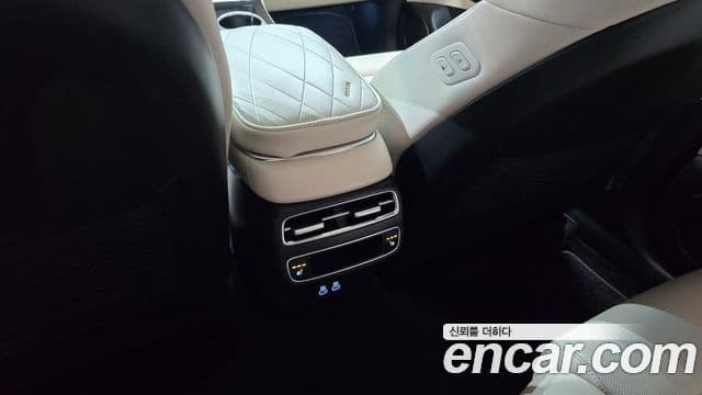 Genesis GV70 2025 — ფოტო 30/30