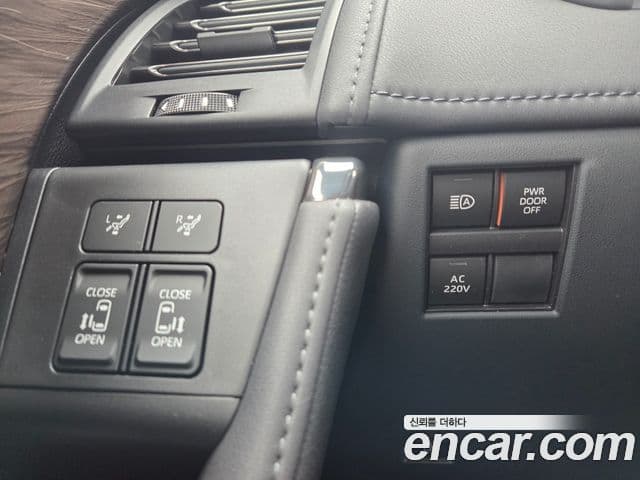 Toyota Alphard 2024 — ფოტო 18/20