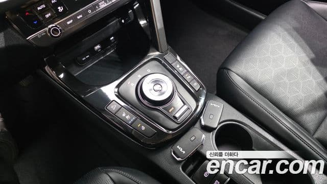 Kia Seltos 2024 — ფოტო 9/20