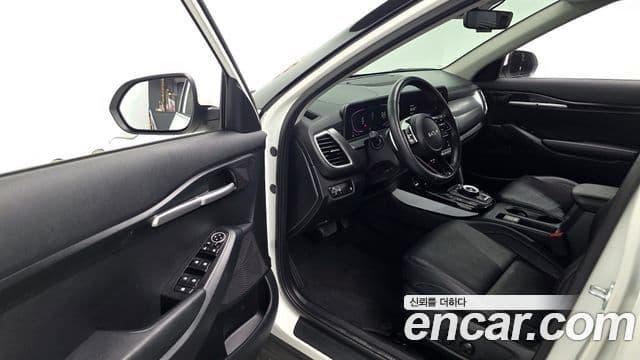 Kia Seltos 2024 — ფოტო 10/20