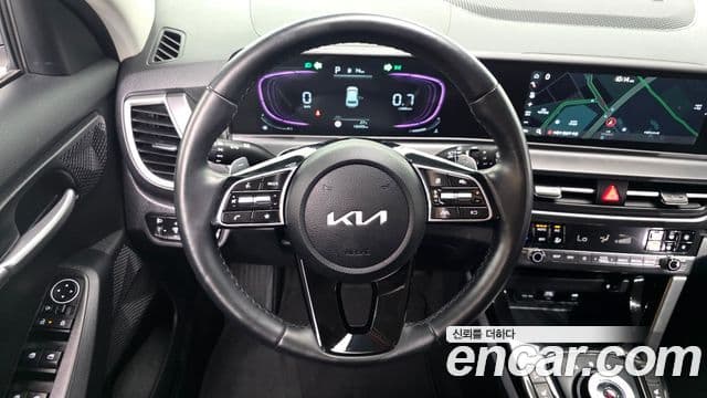 Kia Seltos 2024 — ფოტო 14/20