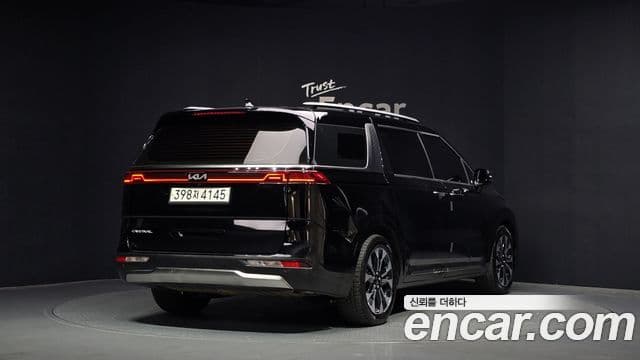 Kia Carnival 2021 — ფოტო 2/20