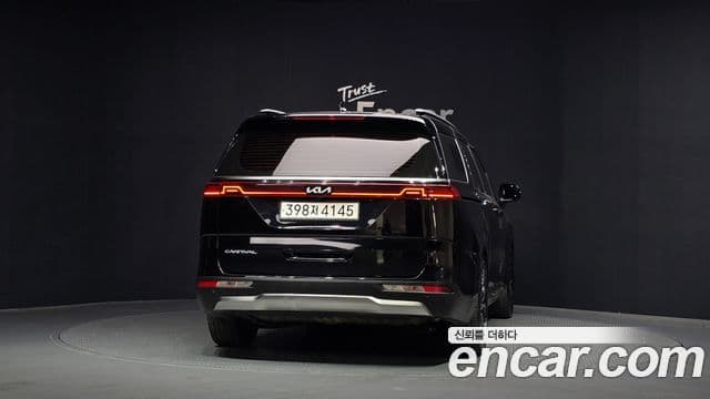 Kia Carnival 2021 — ფოტო 4/20