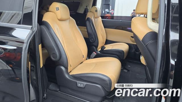 Kia Carnival 2021 — ფოტო 12/20