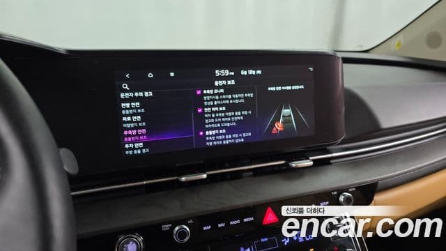Kia Carnival 2021 — ფოტო 16/20