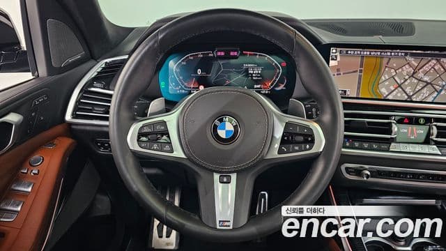 BMW X7 2020 — ფოტო 13/20