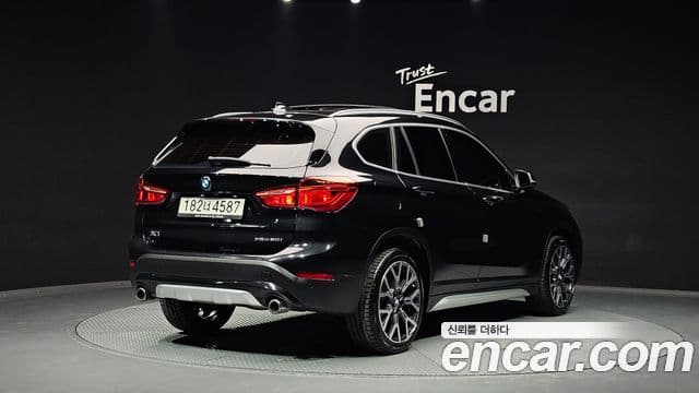 BMW X1 2022 — Фото 2/20