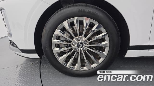 Hyundai Grandeur 2023 — ფოტო 5/20