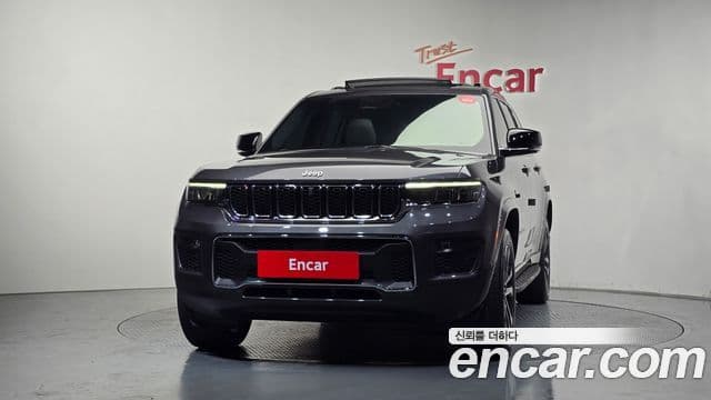 Jeep Grand Cherokee 2022 — Фото 3/20