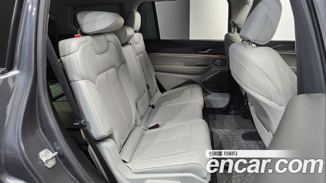 Jeep Grand Cherokee 2022 — Фото 11/20