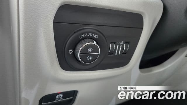Jeep Grand Cherokee 2022 — ფოტო 34/36