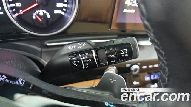 Kia Carnival 2022 — Şəkil 16/20