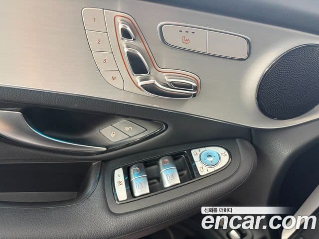 Mercedes-Benz GLC-Class 2018 — Şəkil 7/20