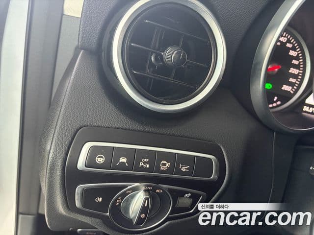 Mercedes-Benz GLC-Class 2018 — Şəkil 8/20