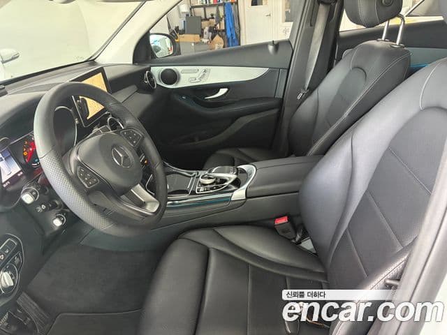 Mercedes-Benz GLC-Class 2018 — Şəkil 18/20