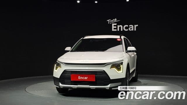 Kia Niro 2023 — ფოტო 3/20