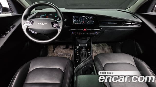Kia Niro 2023 — ფოტო 7/20