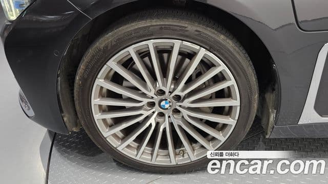 BMW 7 Series 2020 — Photo 8/20