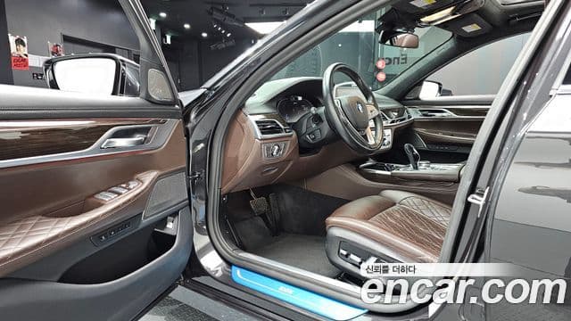 BMW 7 Series 2020 — Photo 12/20
