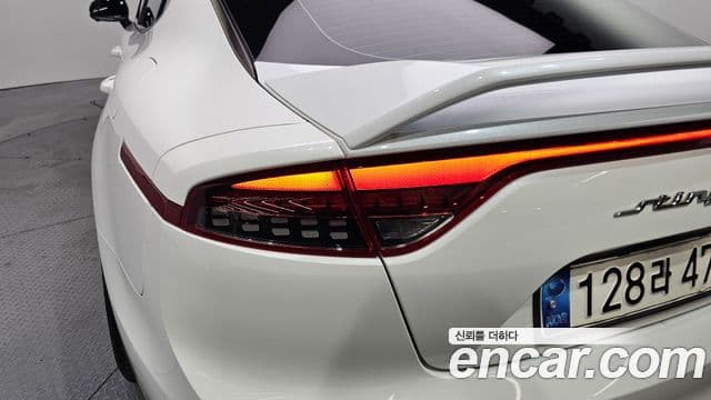 Kia Stinger Meister 2020 — ფოტო 34/35