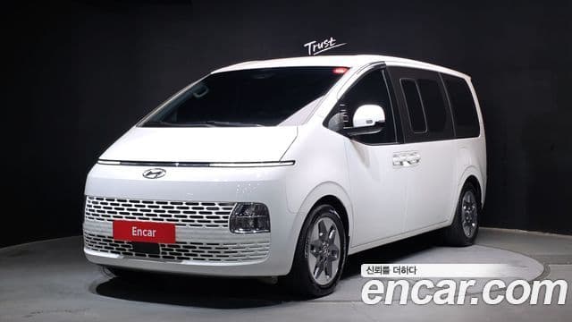 Hyundai Staria 2023 — Фото 1/20