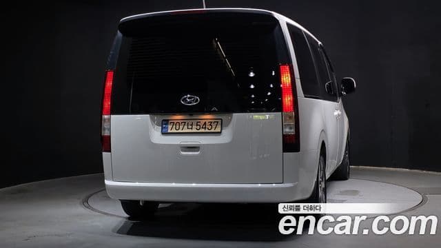 Hyundai Staria 2023 — Фото 4/20