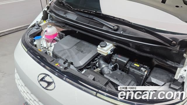 Hyundai Staria 2023 — Фото 6/20
