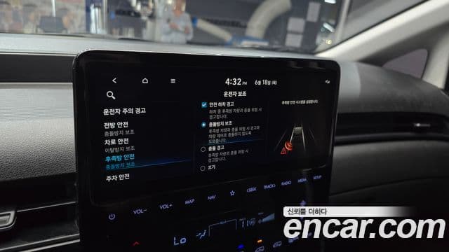 Hyundai Staria 2023 — Фото 17/20