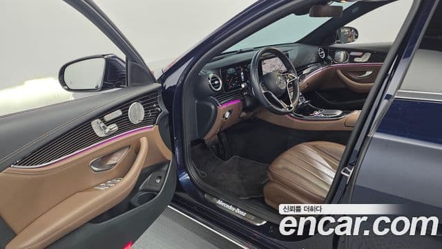 Mercedes-Benz E-Class 2021 — ფოტო 10/20