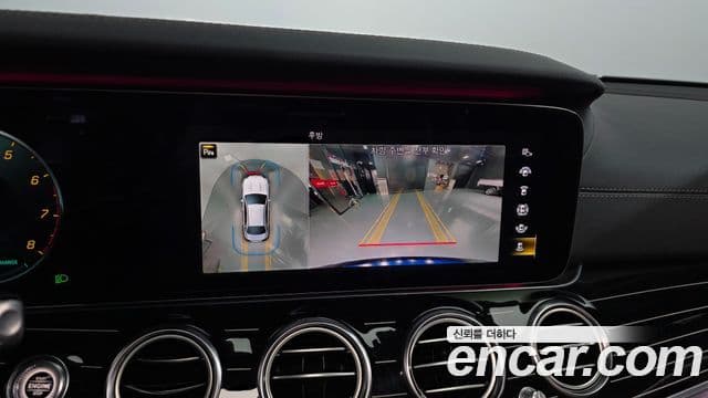 Mercedes-Benz E-Class 2021 — ფოტო 15/20