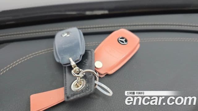 Mercedes-Benz E-Class 2021 — ფოტო 16/20